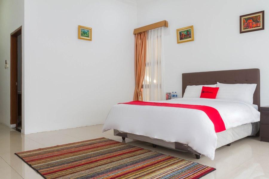 เรดดอร์ซ เนียร์ จาตินังกอร์ ทาวน์สแควร์ Hotel Jatinangor ภายนอก รูปภาพ