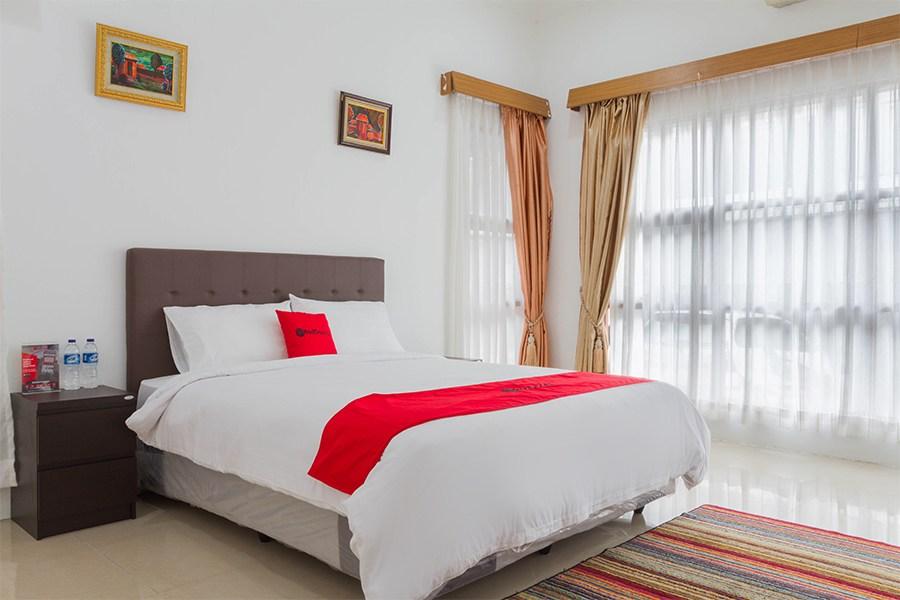 เรดดอร์ซ เนียร์ จาตินังกอร์ ทาวน์สแควร์ Hotel Jatinangor ภายนอก รูปภาพ