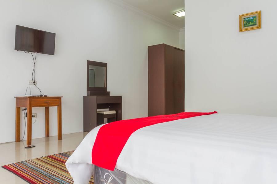 เรดดอร์ซ เนียร์ จาตินังกอร์ ทาวน์สแควร์ Hotel Jatinangor ภายนอก รูปภาพ