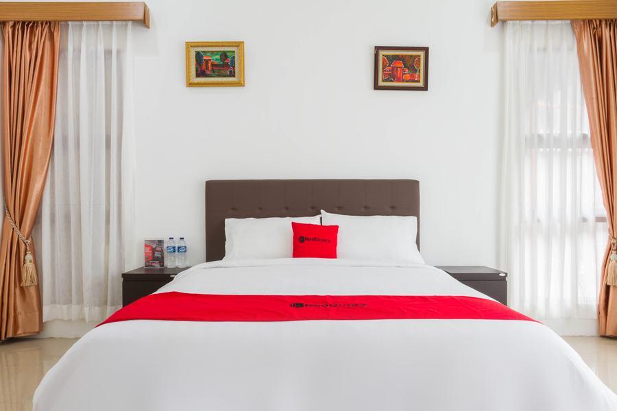 เรดดอร์ซ เนียร์ จาตินังกอร์ ทาวน์สแควร์ Hotel Jatinangor ภายนอก รูปภาพ