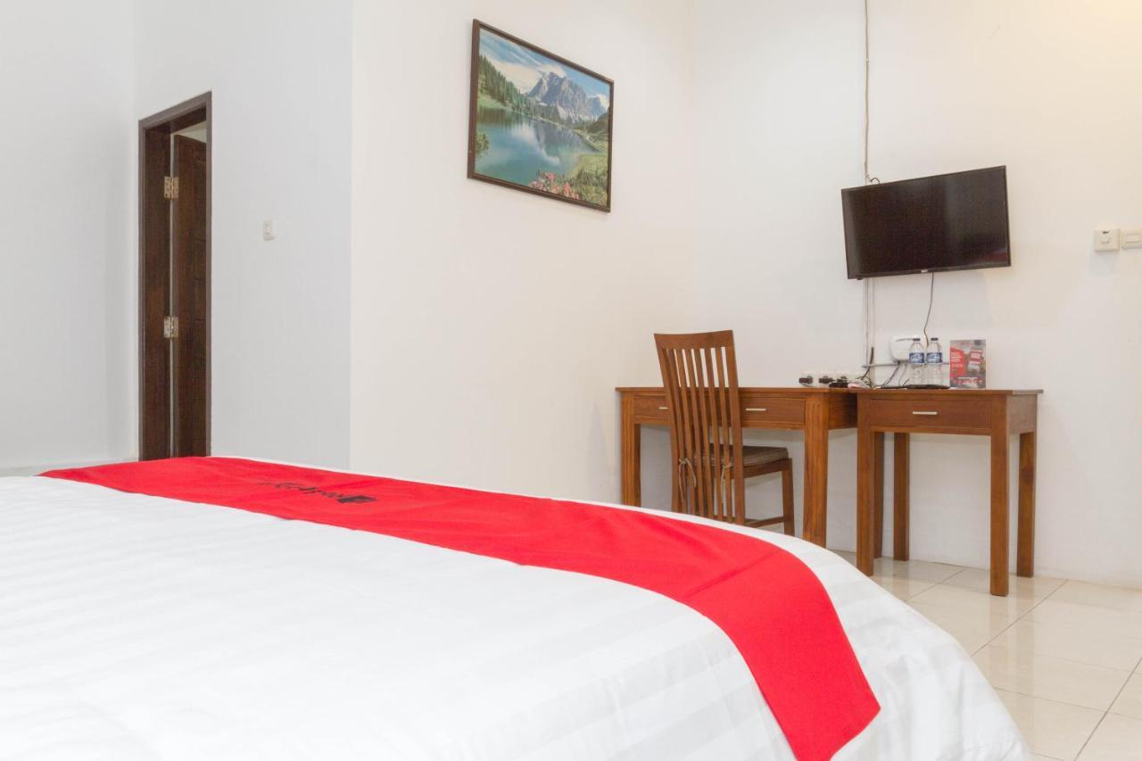 เรดดอร์ซ เนียร์ จาตินังกอร์ ทาวน์สแควร์ Hotel Jatinangor ภายนอก รูปภาพ