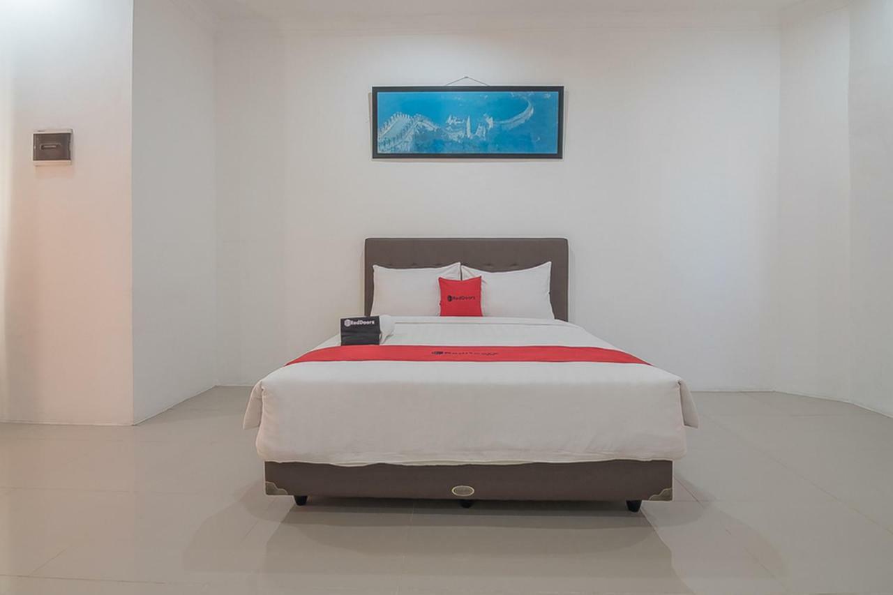 เรดดอร์ซ เนียร์ จาตินังกอร์ ทาวน์สแควร์ Hotel Jatinangor ภายนอก รูปภาพ