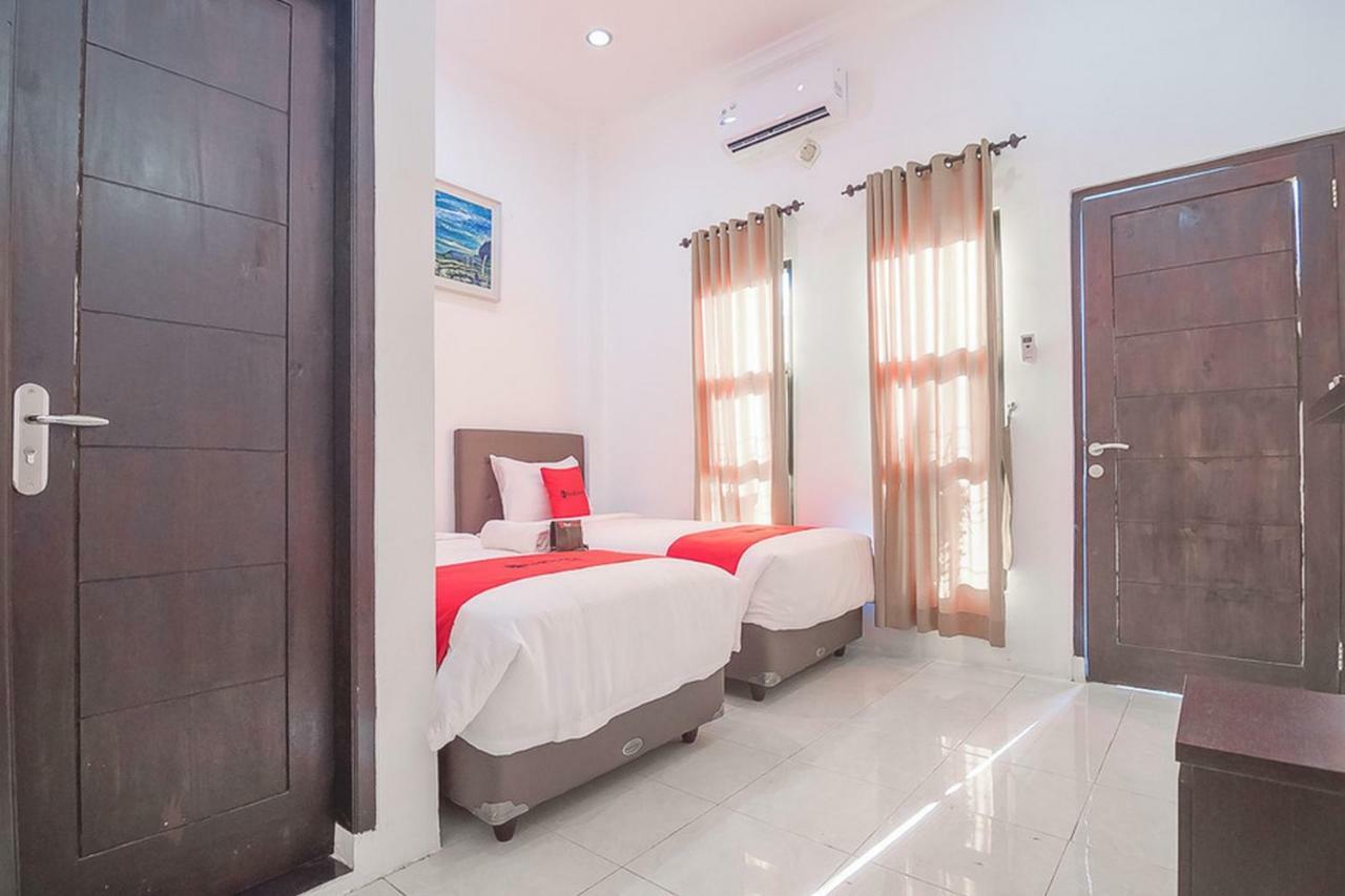เรดดอร์ซ เนียร์ จาตินังกอร์ ทาวน์สแควร์ Hotel Jatinangor ภายนอก รูปภาพ