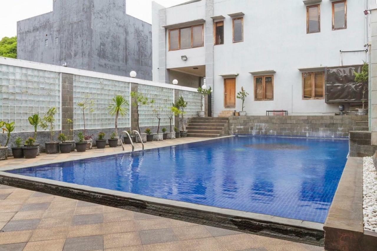 เรดดอร์ซ เนียร์ จาตินังกอร์ ทาวน์สแควร์ Hotel Jatinangor ภายนอก รูปภาพ